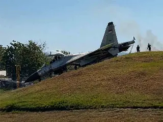 Sistem Rem Bermasalah, Sukhoi Su-30 MK2 Keluar Landasan di Bandara Sultan Hasanuddin