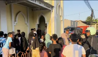 Jasad Bayi Perempuan Ditemukan di Toilet Masjid Maros, Ada Surat Minta Dimakamkan