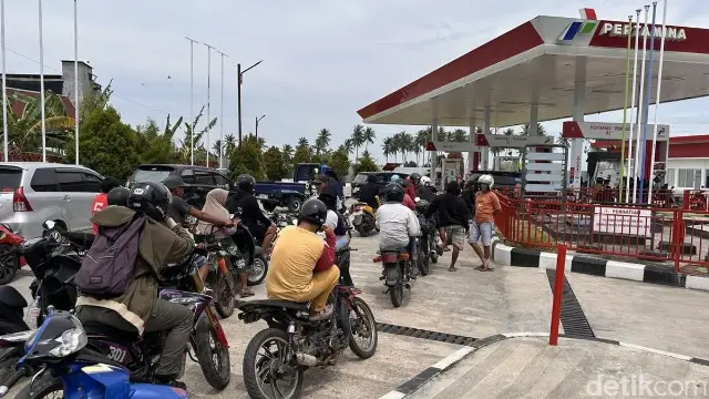 BBM Subsidi Langka di Sulsel Bikin Antrean Mengular, Pertamina Ungkap Penyebab Sebenarnya